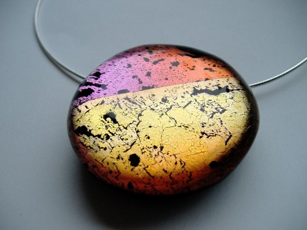 Round acrylic pendant with colours and textures