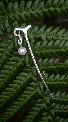 Finished silver stirling memorial brooch