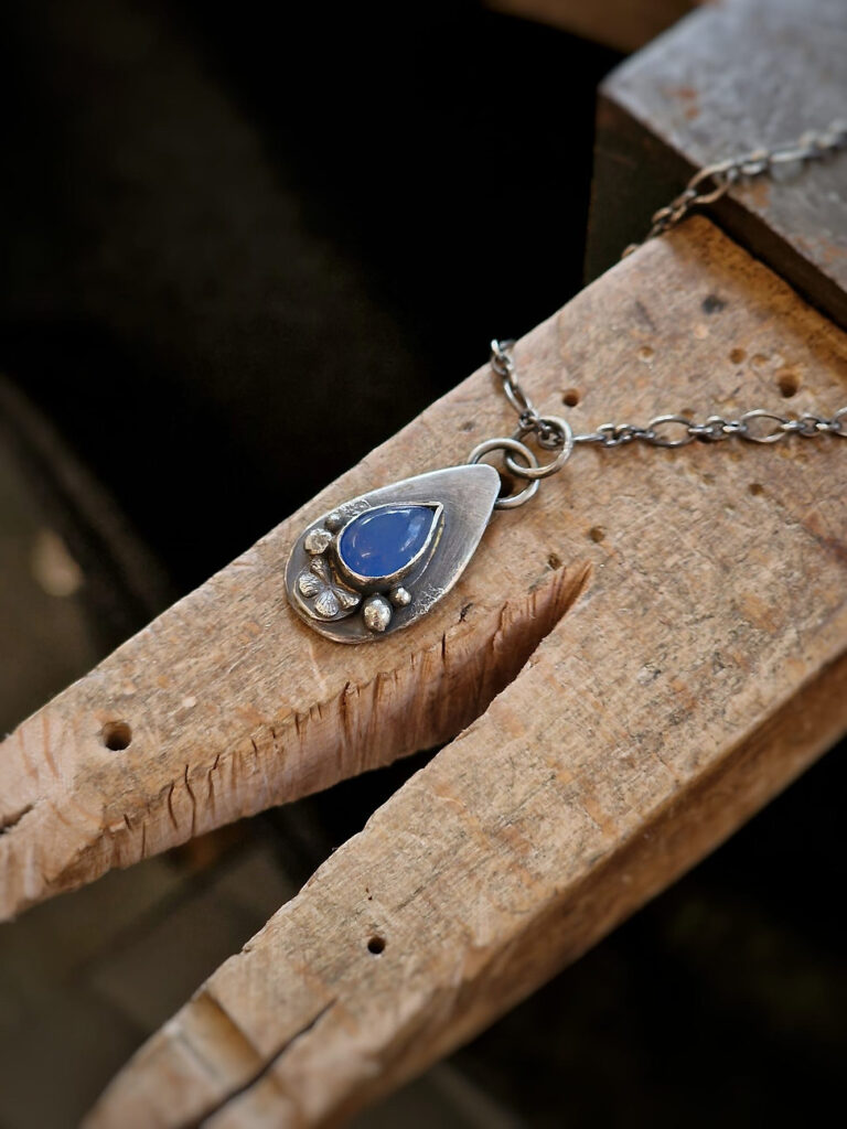 stone set pendant 3